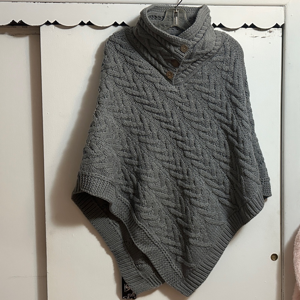 Elegant Gray Turtleneck Cable Knit Poncho